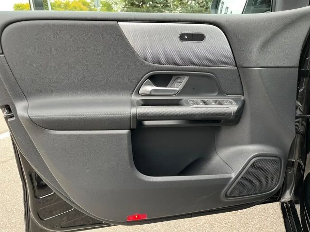 Mercedes-Benz B 200 Sedan Style