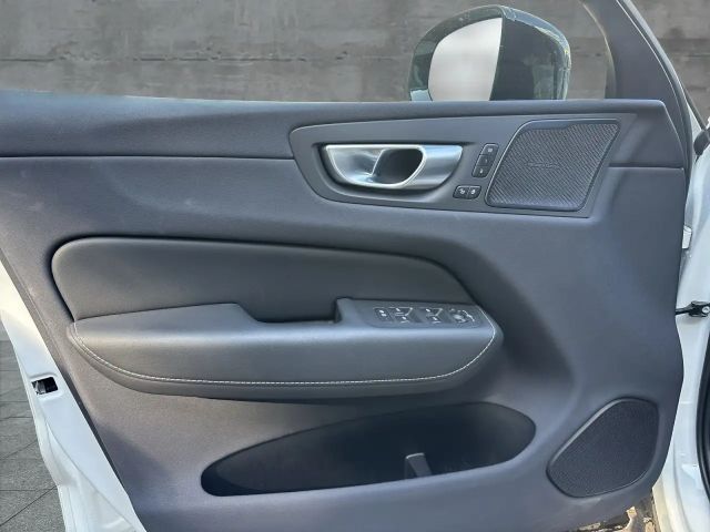 Volvo XC60 AWD Dark Plus T6