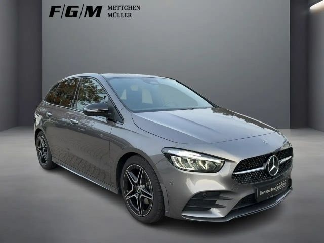 Mercedes-Benz B 200 AMG Line Sedan