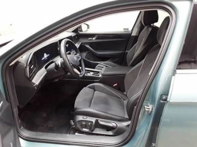 Volkswagen Passat 1.5 eTSI Business DSG Variant