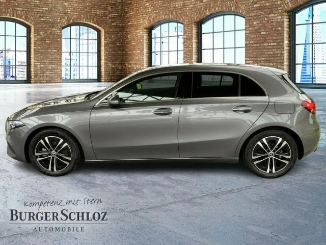 Mercedes-Benz A 180 W-Paket KAM PDC SpurH LM Navi AUT KlimaA