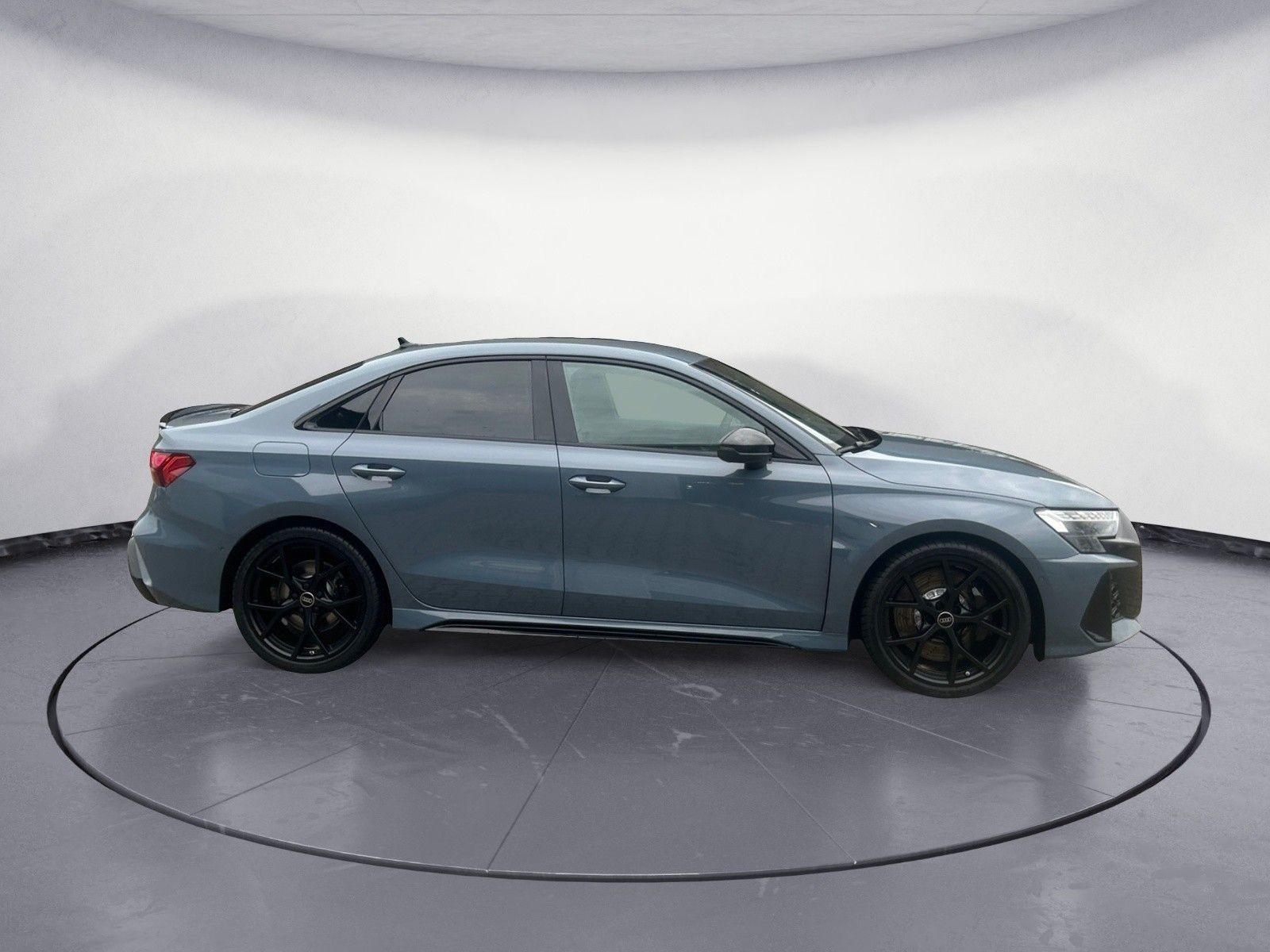 Audi RS3 S-Tronic Sedan