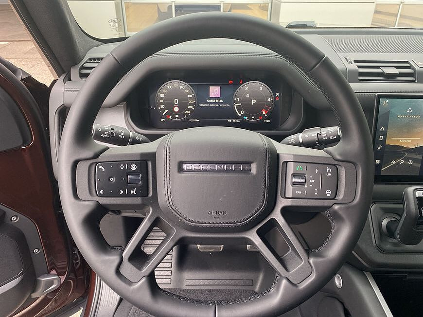 Land Rover Defender 110