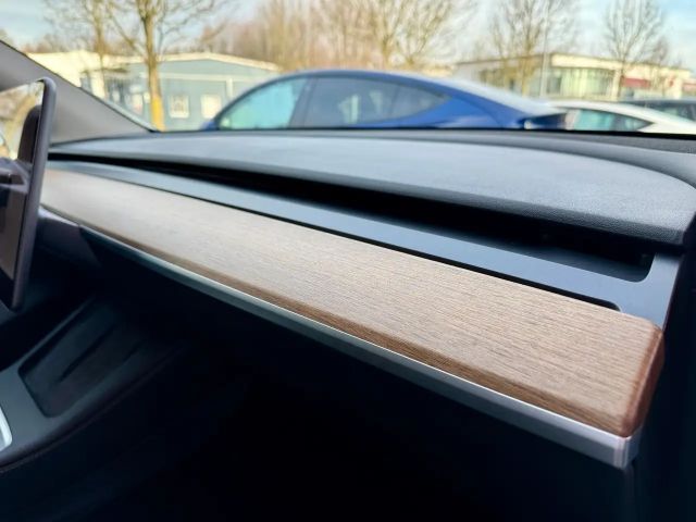 Tesla Model Y AWD Long Range