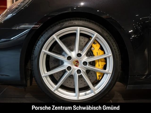 Porsche 992 4 Coupé GTS Targa