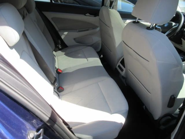 Volkswagen Golf 1.5 eTSI DSG IQ.Drive Style