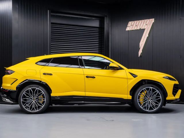 Lamborghini Urus Urus SE + B&W + Panorama + Massage seats + Ambient