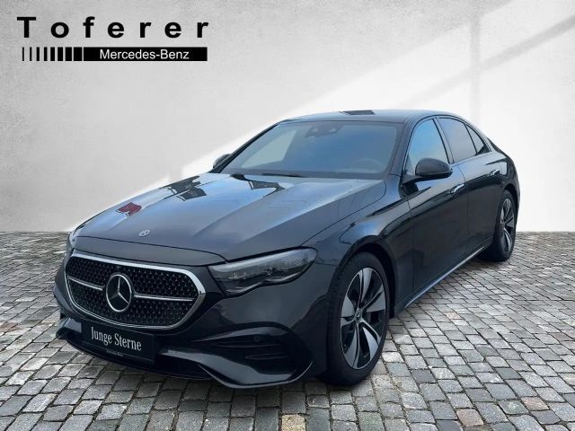 Mercedes-Benz E 220 4MATIC E 220 d Sedan