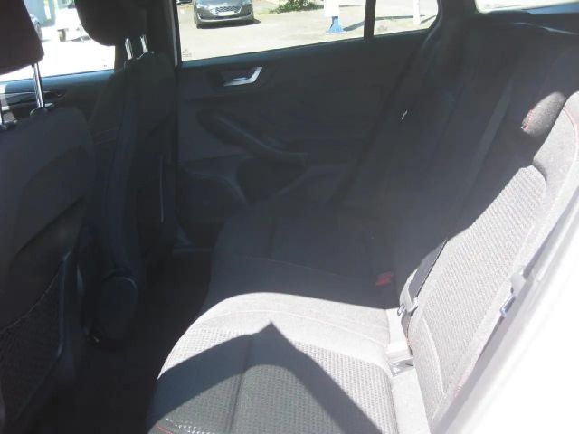 Ford Focus ST Line Wagon