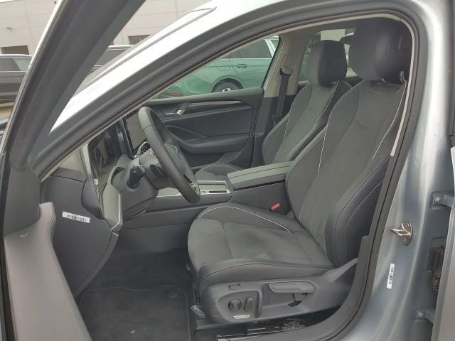 Volkswagen Passat 1.5 eTSI Business DSG