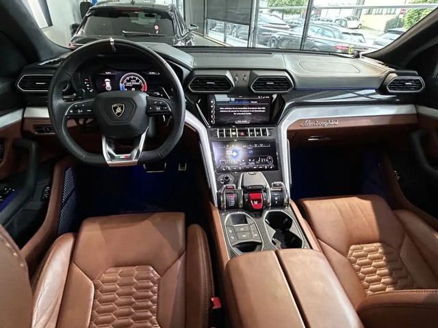 Lamborghini Urus AWD