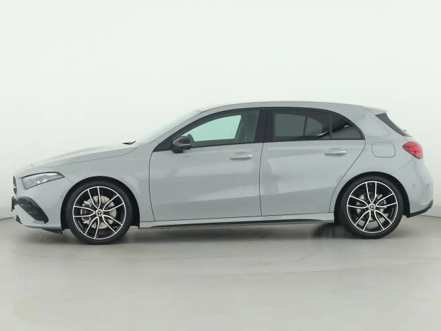 Mercedes-Benz A 220 A 220 d