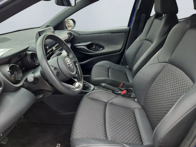 Toyota Yaris Hatchback Style