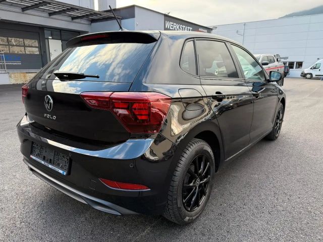 Volkswagen Polo VI Basis