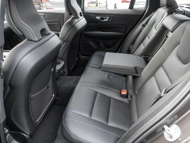 Volvo V60 Cross Country AWD Plus