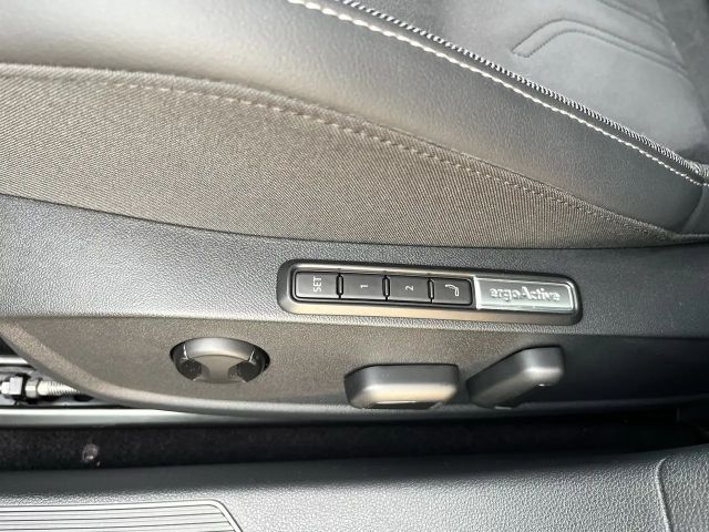 Volkswagen Golf 1.5 eTSI DSG Golf VIII Style