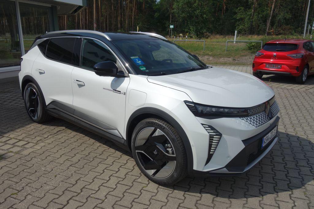 Renault Scenic E-Tech Iconic