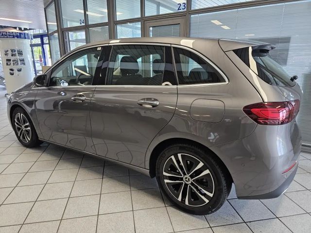 Mercedes-Benz B 180 Progressive Sedan