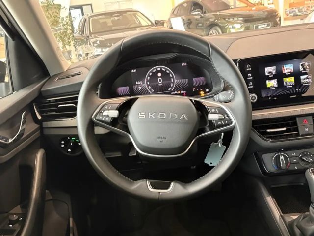 Skoda Scala Essence AHK-klappbar Digitales Cockpit LED Sperrdi