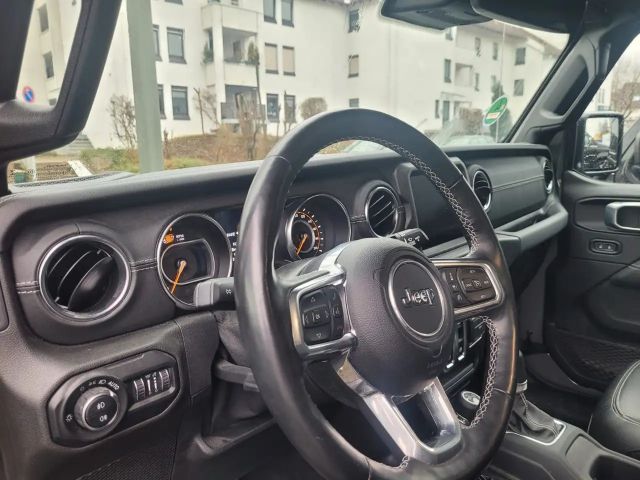 Jeep Wrangler Sahara