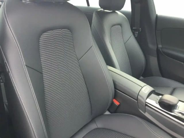 Mercedes-Benz CLA 250 CLA 250 e Coupé