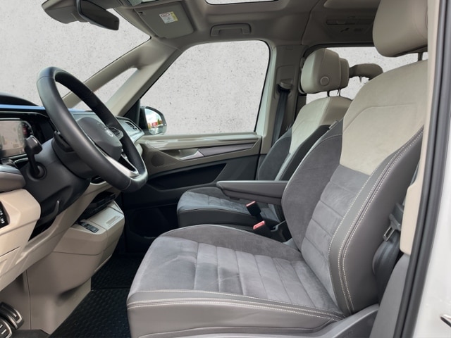 Volkswagen Multivan Multivan Motor: 2,0 l TDI SCR 110 kW Getriebe: 7-Gang-Doppelkupplungsgetriebe Radstand: 3124 m KLIMA LED NAVI ALU