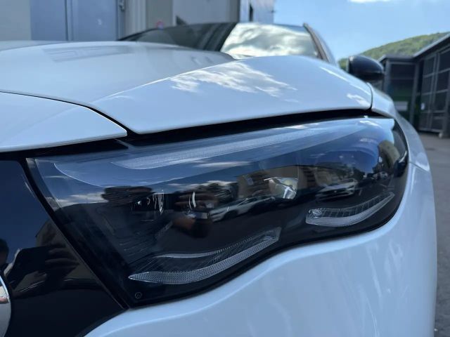 Mercedes-Benz E 220 4MATIC E 220 d Estate