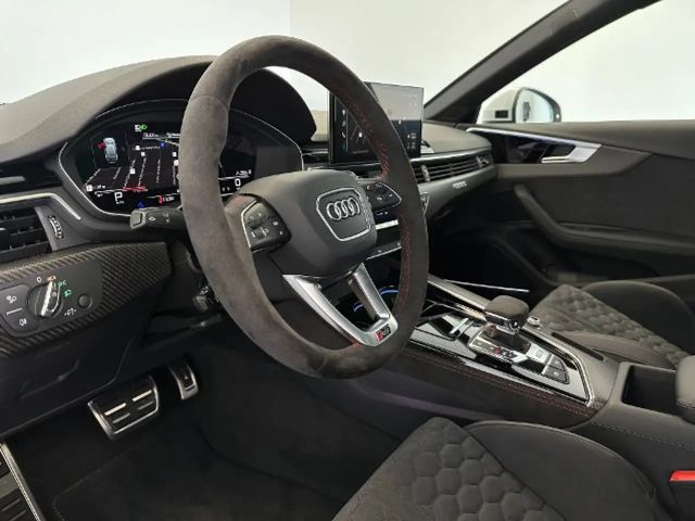 Audi RS4 Avant Competition Quattro