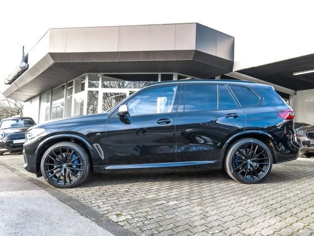 BMW X5 M50i