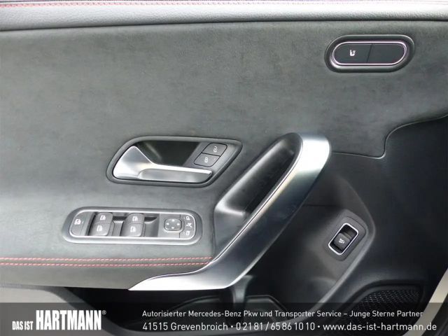 Mercedes-Benz CLA 200 AMG Line Coupé