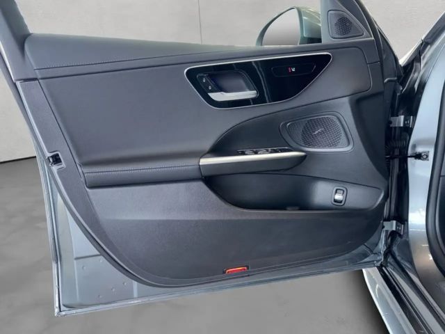 Mercedes-Benz C 220 Sedan