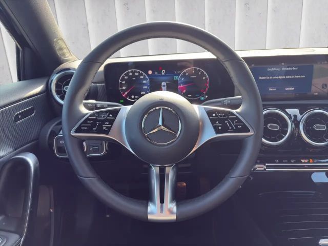 Mercedes-Benz A 180 Hatchback Progressive