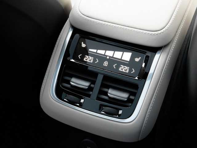 Volvo XC90 AWD Dark Plus Recharge