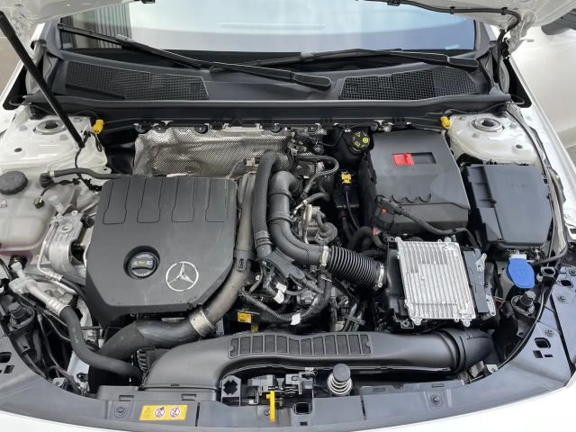 Mercedes-Benz CLA 180 AMG Line Coupé