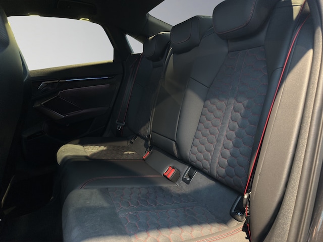 Audi RS3 Quattro S-Tronic Sedan