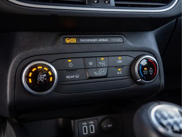 Ford Focus C & C 1.0L 125PS PDC KAMERA NAVI LED