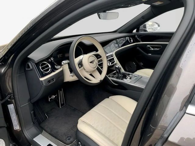 Bentley Flying Spur Hybrid V8