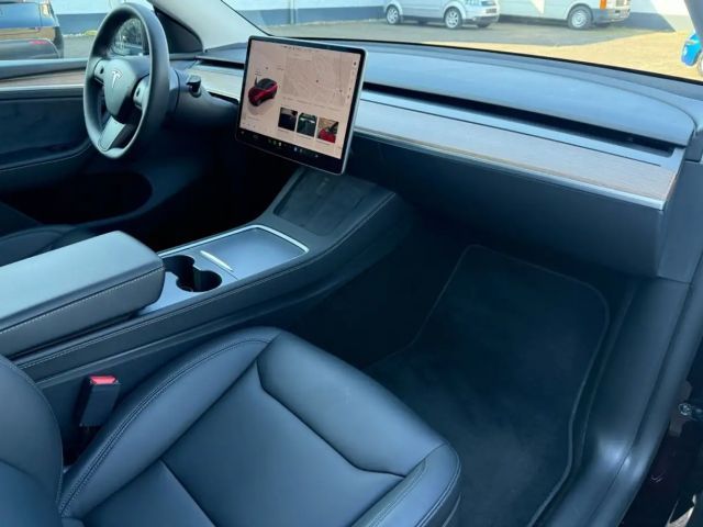 Tesla Model Y Long Range