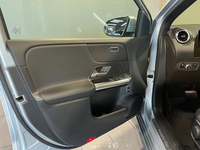 Mercedes-Benz B 180 Progressive Sedan