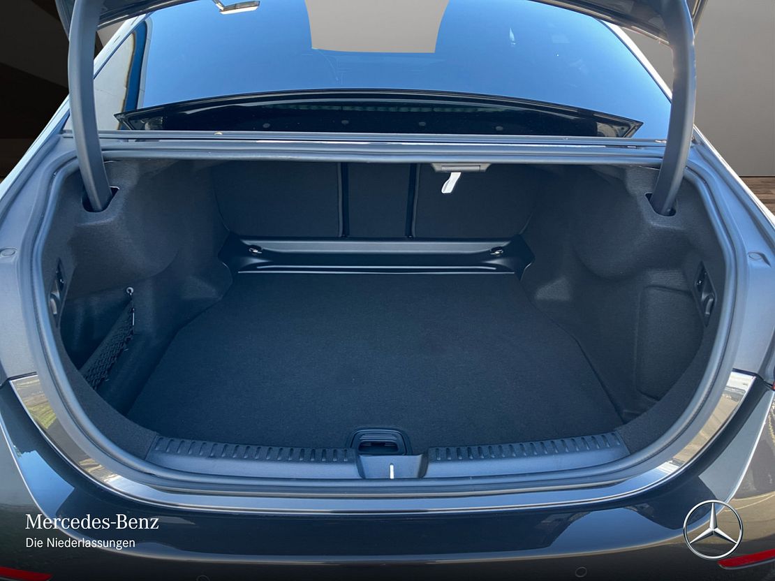 Mercedes-Benz E 200 Sedan