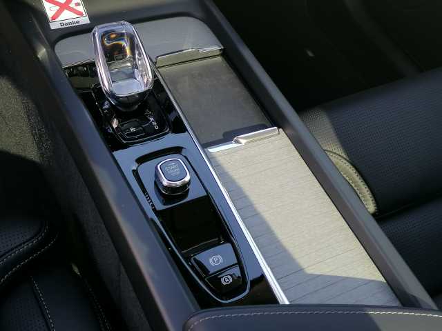 Volvo XC60 AWD Dark Plus