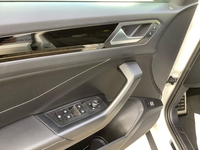 Volkswagen T-Roc 1.5 TSI DSG R-Line