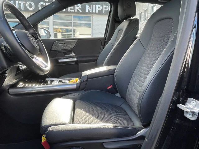 Mercedes-Benz B 180 B 180 d