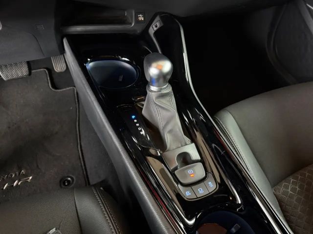 Toyota C-HR Hybride Team D