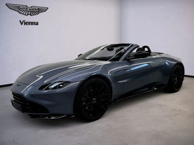 Aston Martin Vantage Roadster | Concours Blue