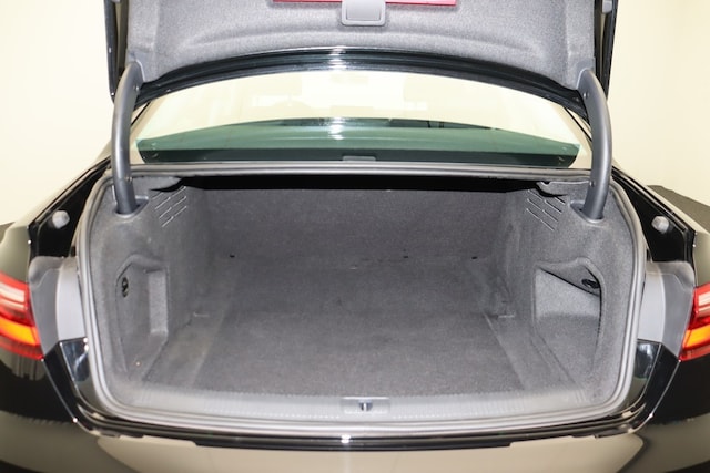 Audi A4 30 TDI S-Line S-Tronic Sedan