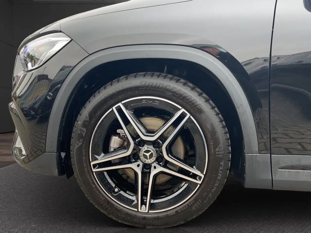 Mercedes-Benz GLA 200 AMG Line