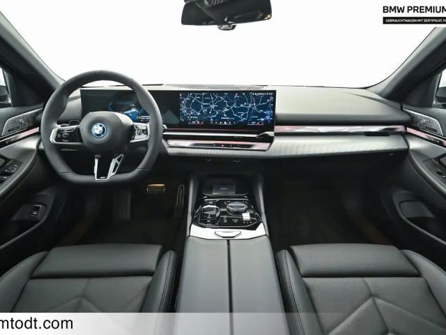 BMW i5 eDrive40