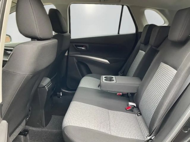 Suzuki S-Cross Hybrid