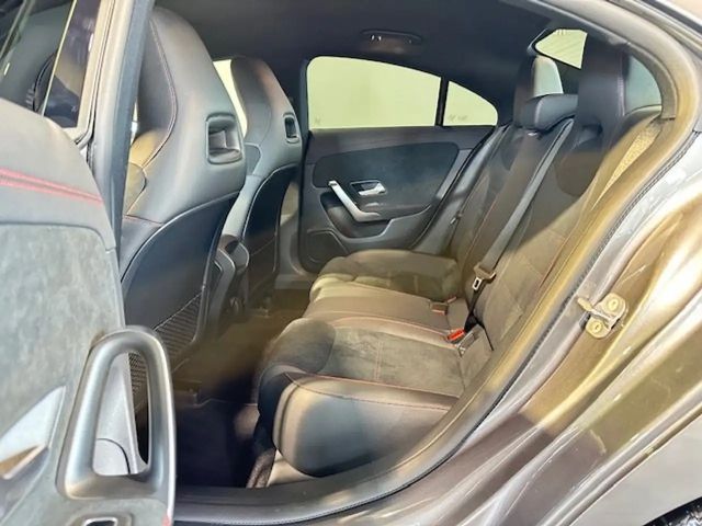 Mercedes-Benz CLA 200 4MATIC AMG Line Coupé